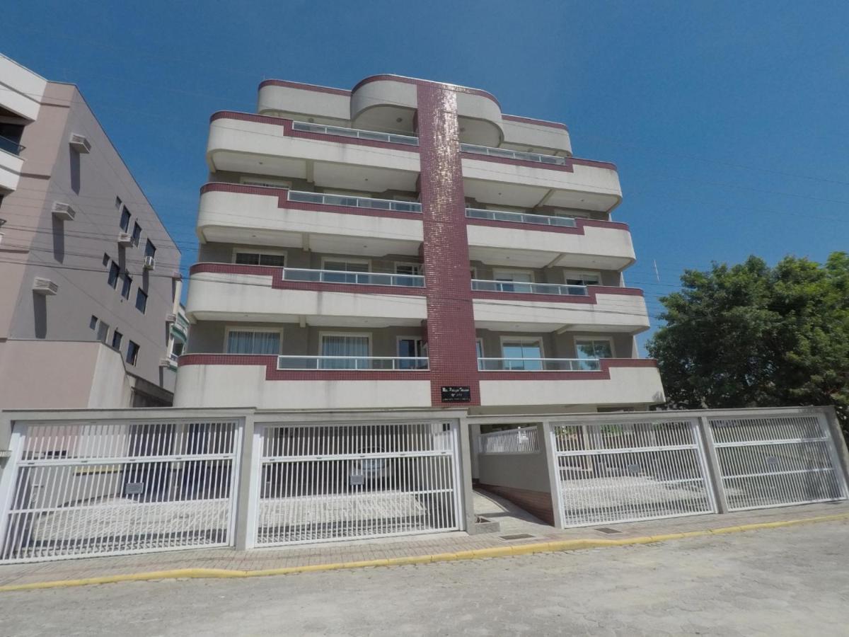 Apartamento 3 Quartos 8 Pessoas A 50 Mts Da Praia De Bombas, A 100M Da Passarela Do Ribeiro Bombinhas Exterior photo