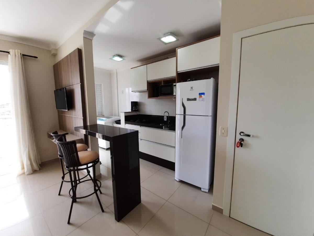 Apartamento 3 Quartos 8 Pessoas A 50 Mts Da Praia De Bombas, A 100M Da Passarela Do Ribeiro Bombinhas Exterior photo